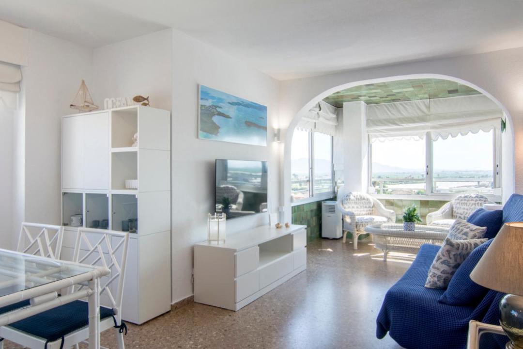 Bright Apartment Steps Away From The Beach Марени-Блау Екстер'єр фото